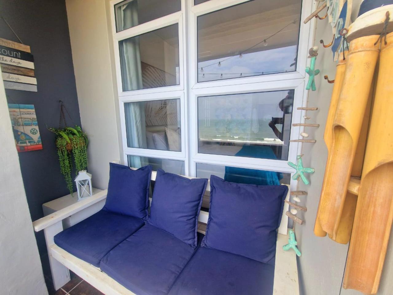 Apartment Ocean Gem-back Up Power, Families & Couples,